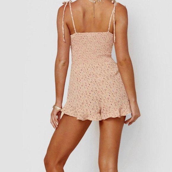 BLUE LIFE Retro Tie Front Floral Romper Petal 🌼 - Picture 2 of 12